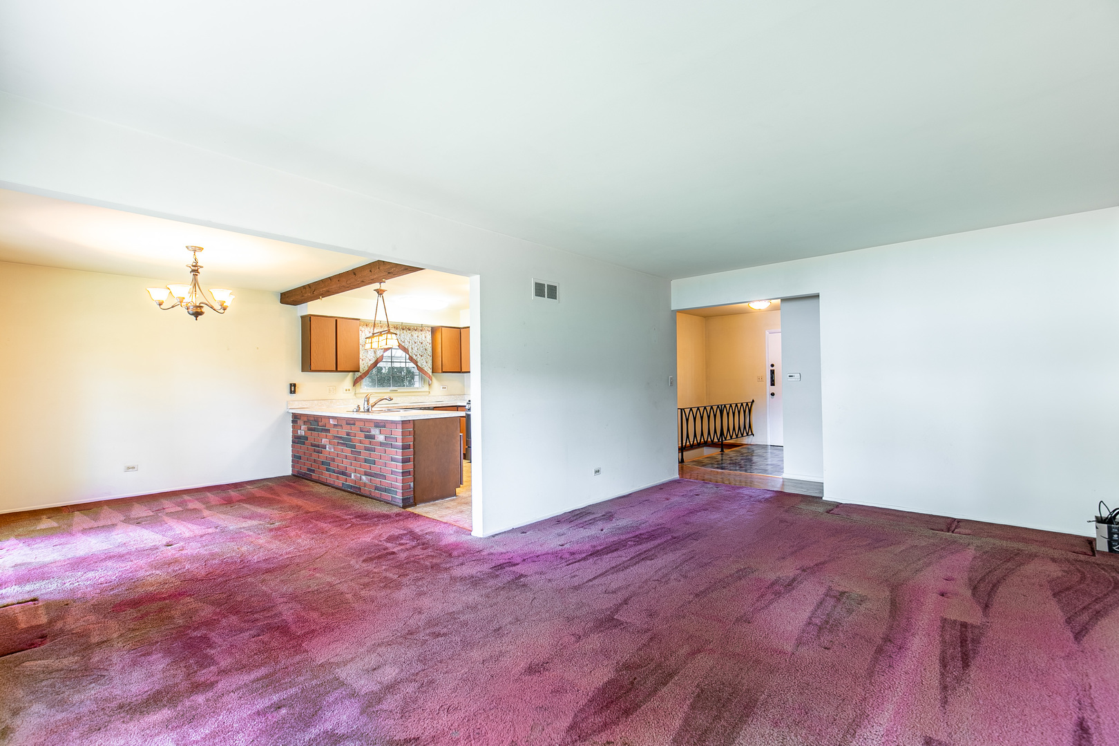 426 Beck Road Lindenhurst, IL 60046 - Photo 3 of 29