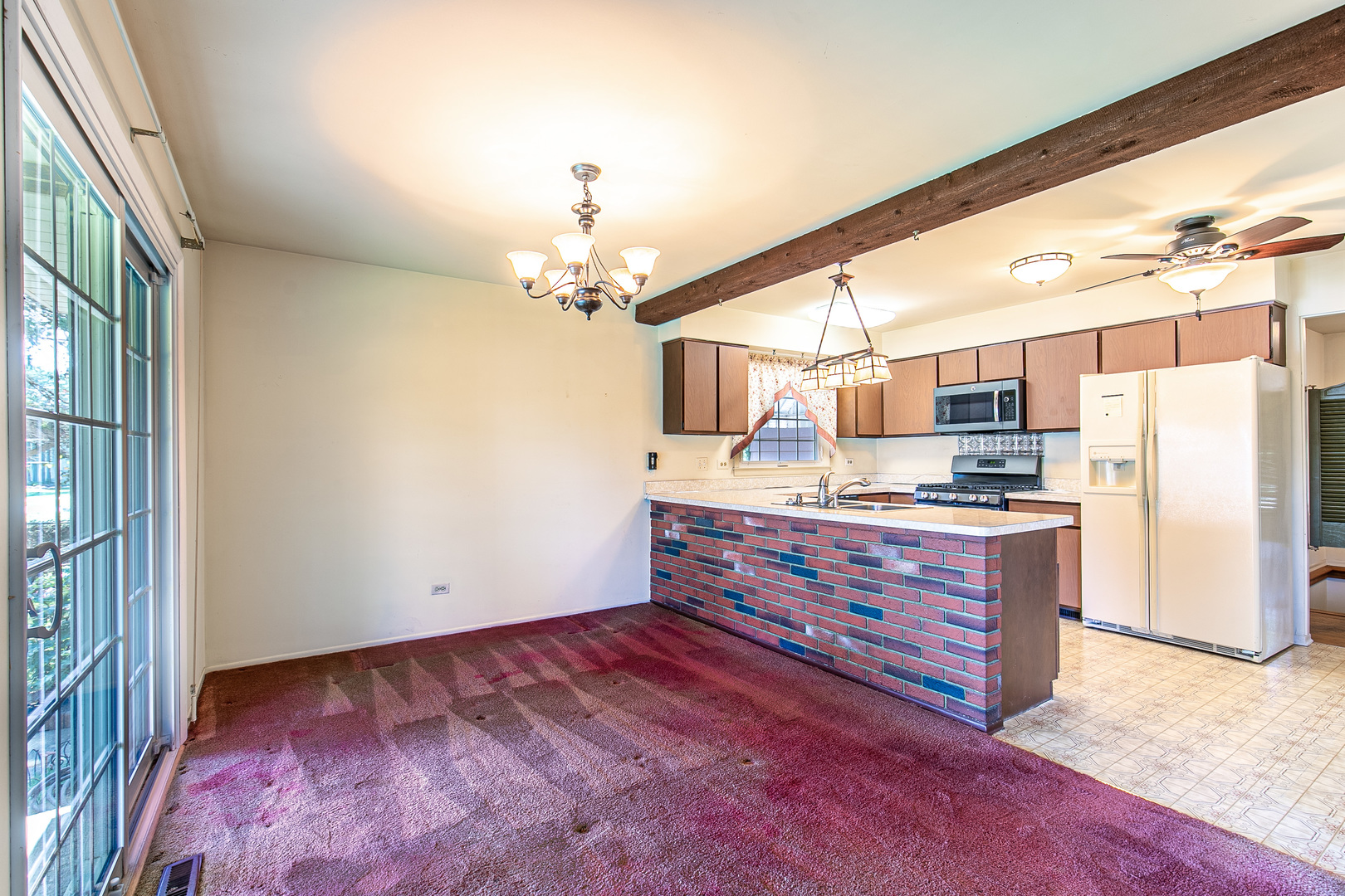 426 Beck Road Lindenhurst, IL 60046 - Photo 4 of 29