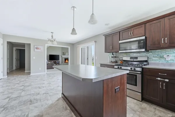 $369,900 | 2085 Lindenwood Avenue, Warsaw, IN 46580