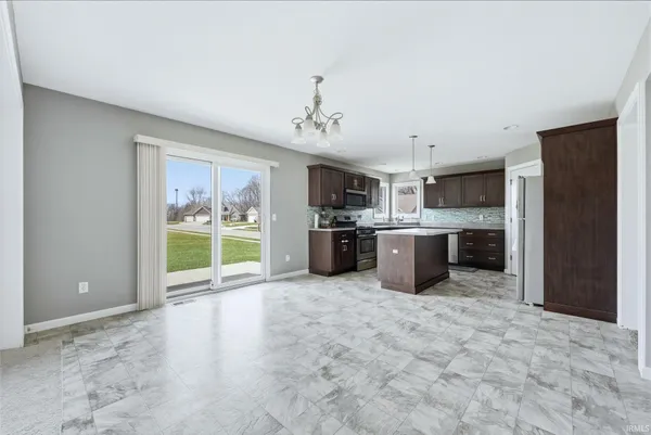 $369,900 | 2085 Lindenwood Avenue, Warsaw, IN 46580