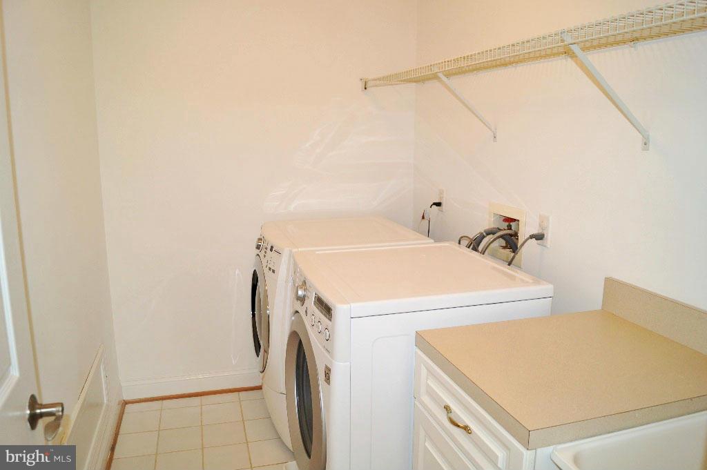 14416 Misty Valley Road Phoenix, MD 21131 - Photo 18 of 30 Laundry (upper level)