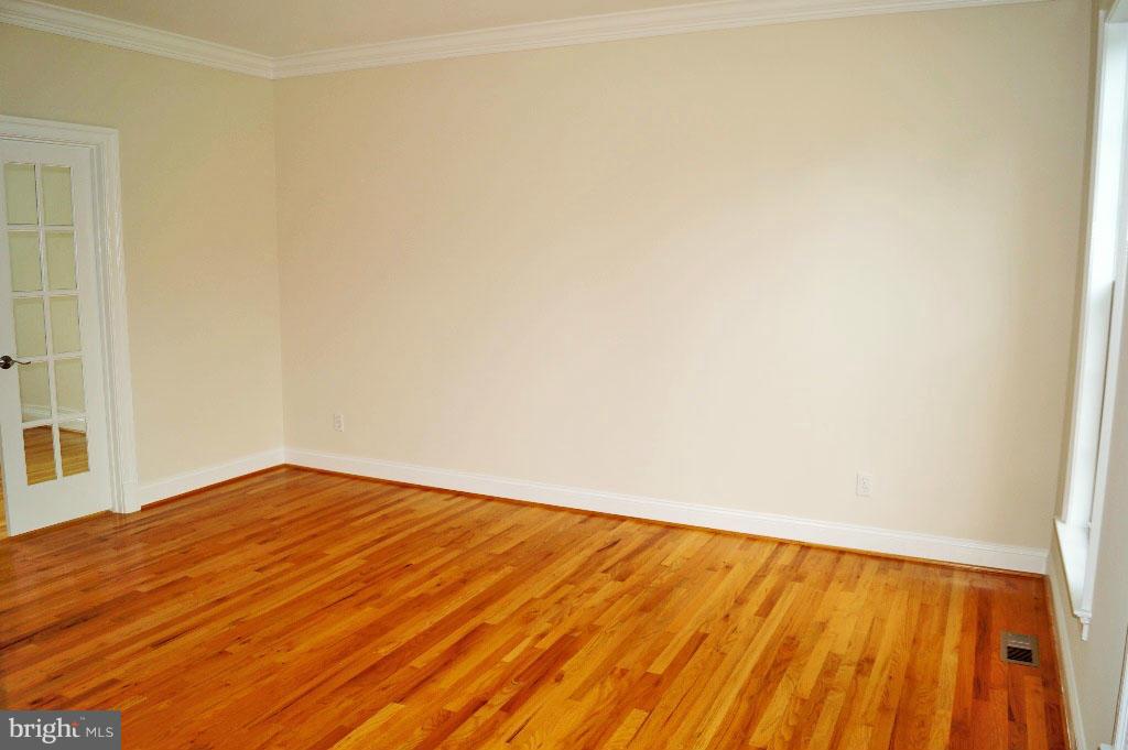 14416 Misty Valley Road Phoenix, MD 21131 - Photo 3 of 30 Living Room