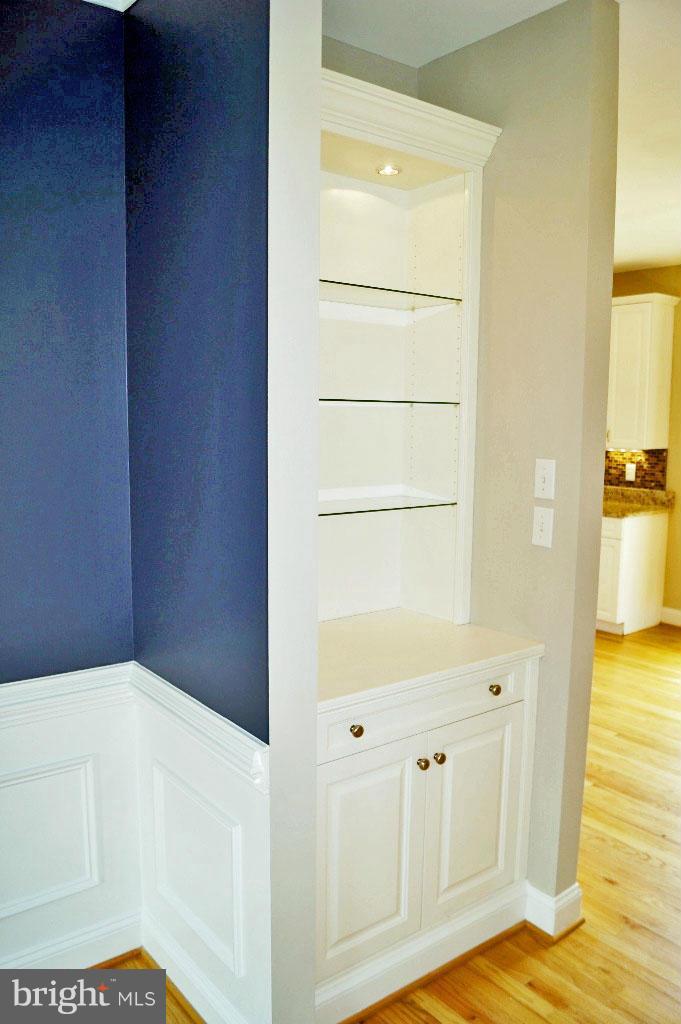 14416 Misty Valley Road Phoenix, MD 21131 - Photo 9 of 30 Butlers pantry