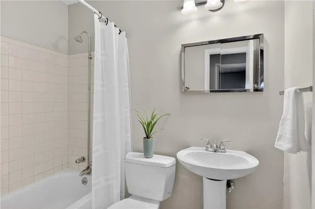 $279,950 | 505 East 90th Terrace, Kansas City, MO 64131