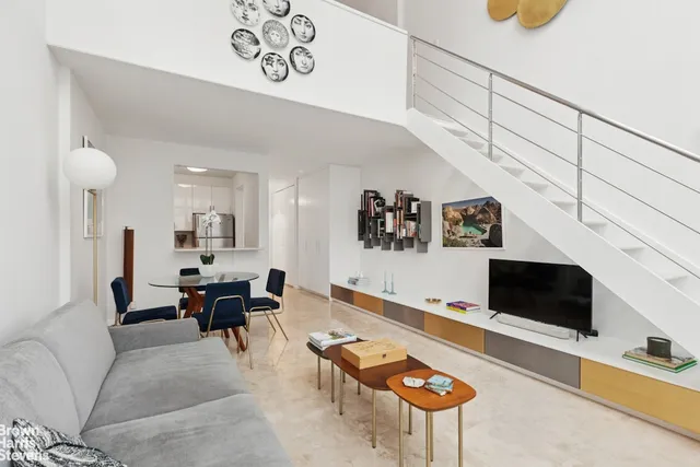 $1,600,000 | 32 East 76th Street, Unit 1403 | Lenox Hill