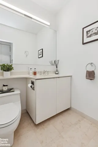 $1,600,000 | 32 East 76th Street, Unit 1403 | Lenox Hill