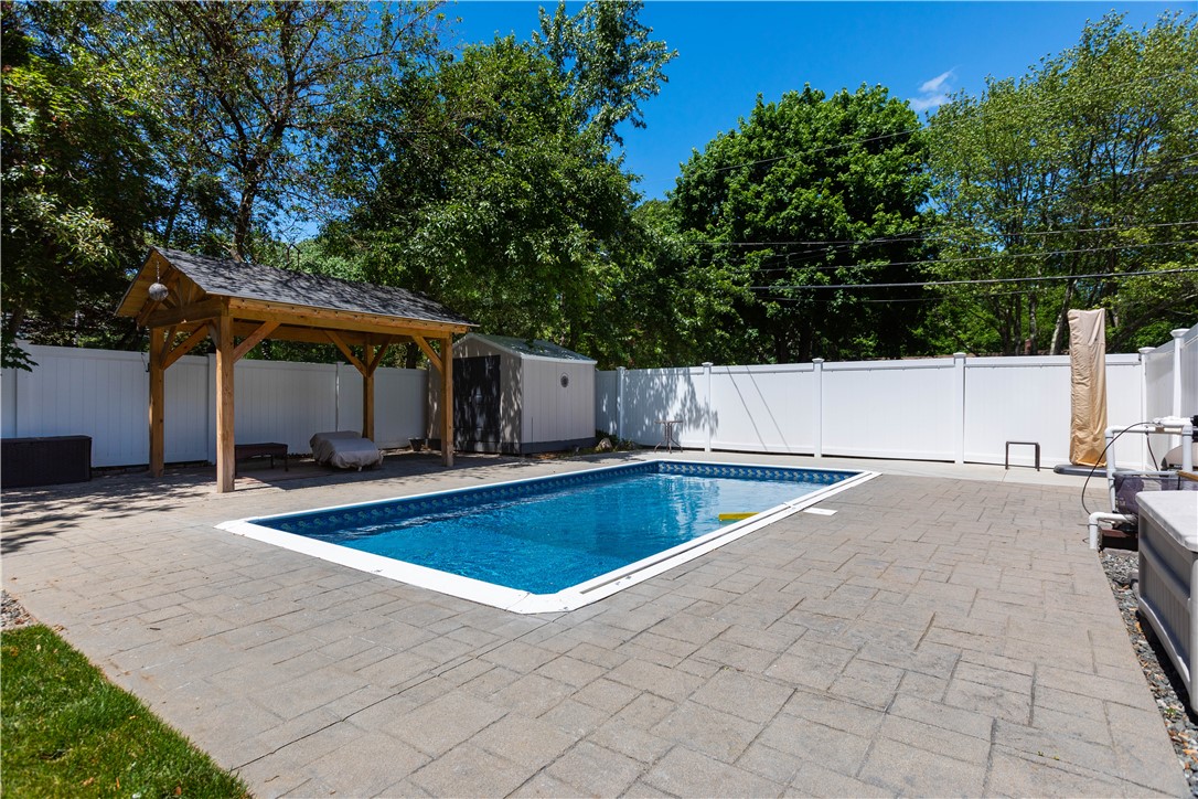 24 Long Pond Road Coventry, RI 02816 - Photo 4 of 24