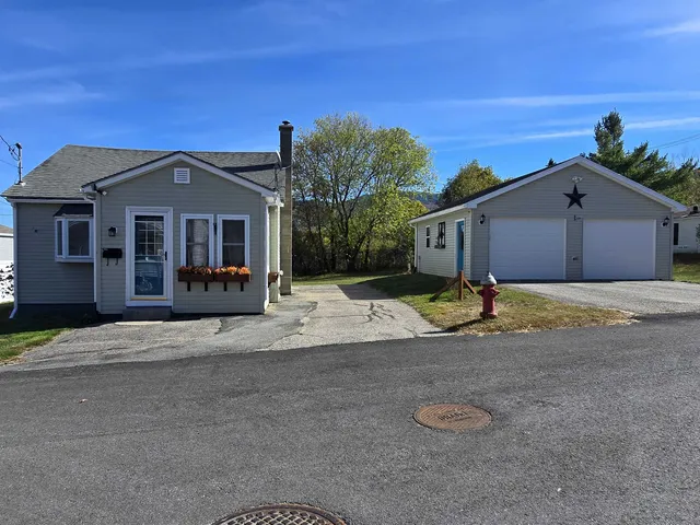 $170,000 | 23 Union Street, Gorham, NH 03581