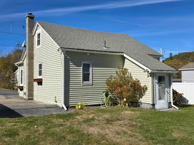 $170,000 | 23 Union Street, Gorham, NH 03581