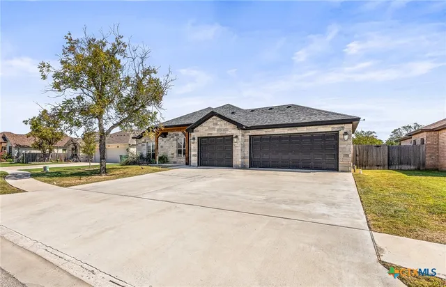 $429,900 | 220 Pecan Meadow Lane, Belton, TX 76513