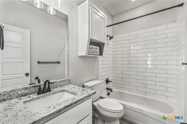 $429,900 | 220 Pecan Meadow Lane, Belton, TX 76513