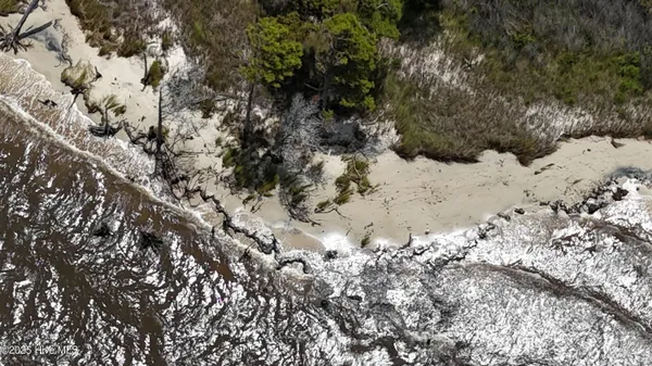 $249,000 | 740 Sandy Point Drive, Beaufort, NC 28516