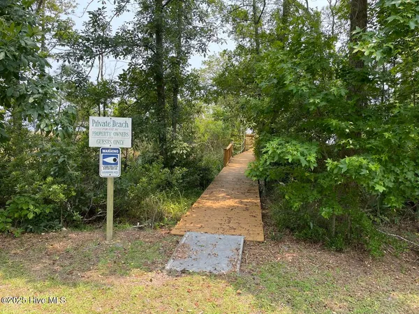 $249,000 | 740 Sandy Point Drive, Beaufort, NC 28516