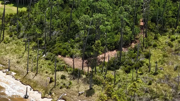 $249,000 | 740 Sandy Point Drive, Beaufort, NC 28516