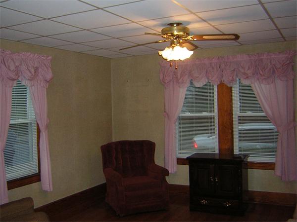 56 Elm Street Webster, MA 01570 - Photo 11 of 12 Gallery Image 11