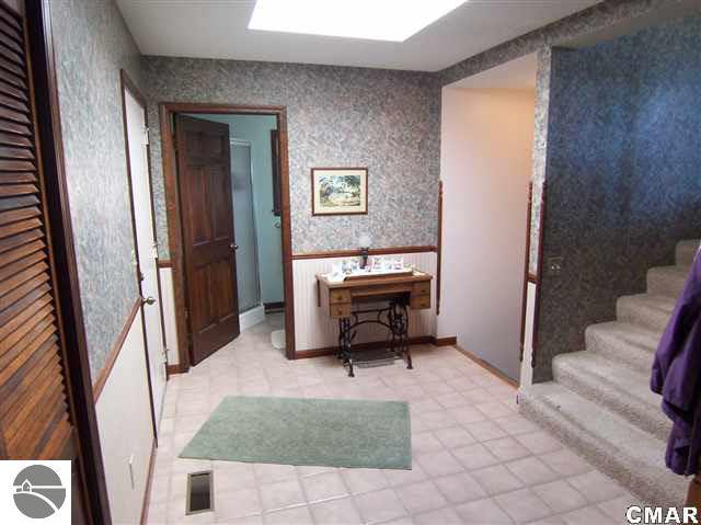 1923 North Mission Road Mount Pleasant, MI 48858 - Photo 6 of 20 1774127-5.JPG