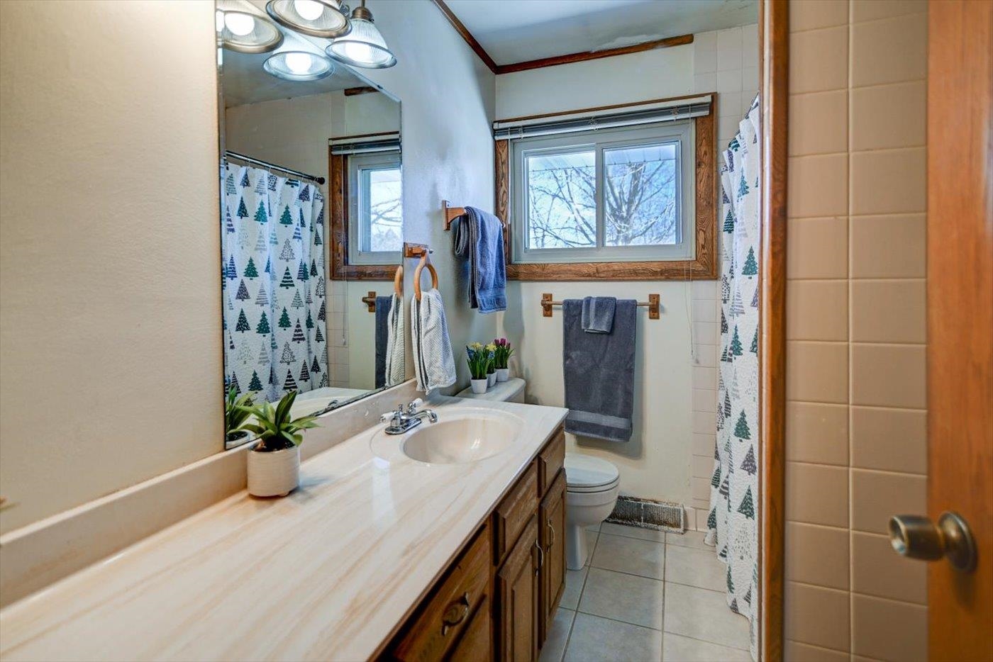 911 Valley Poynette, WI 53955 - Photo 15 of 37