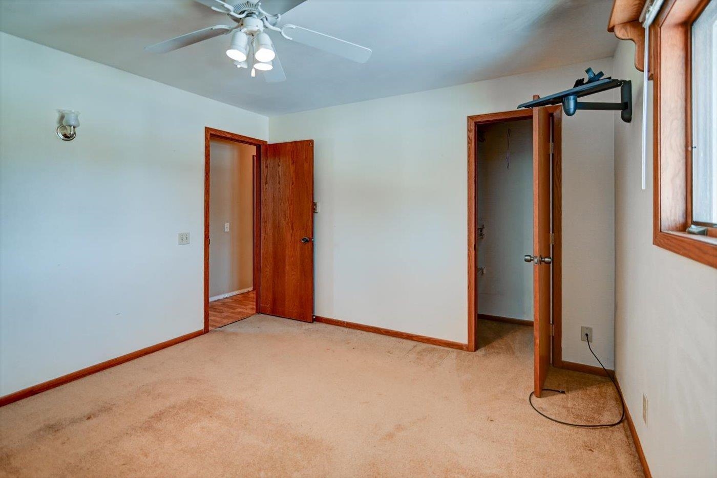 911 Valley Poynette, WI 53955 - Photo 18 of 37