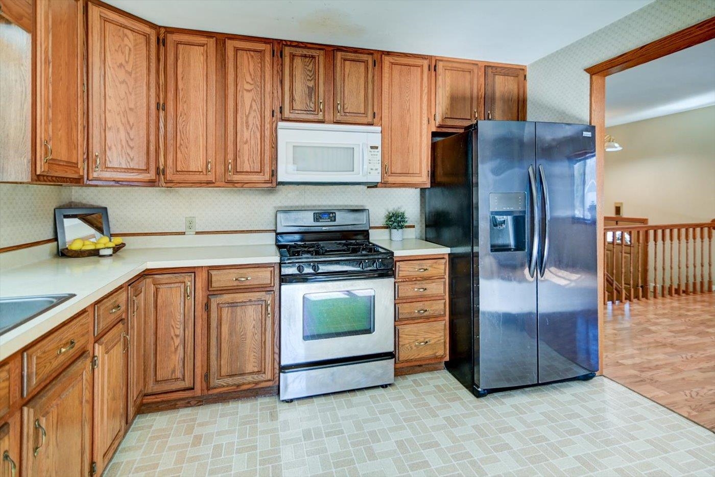 911 Valley Poynette, WI 53955 - Photo 10 of 37