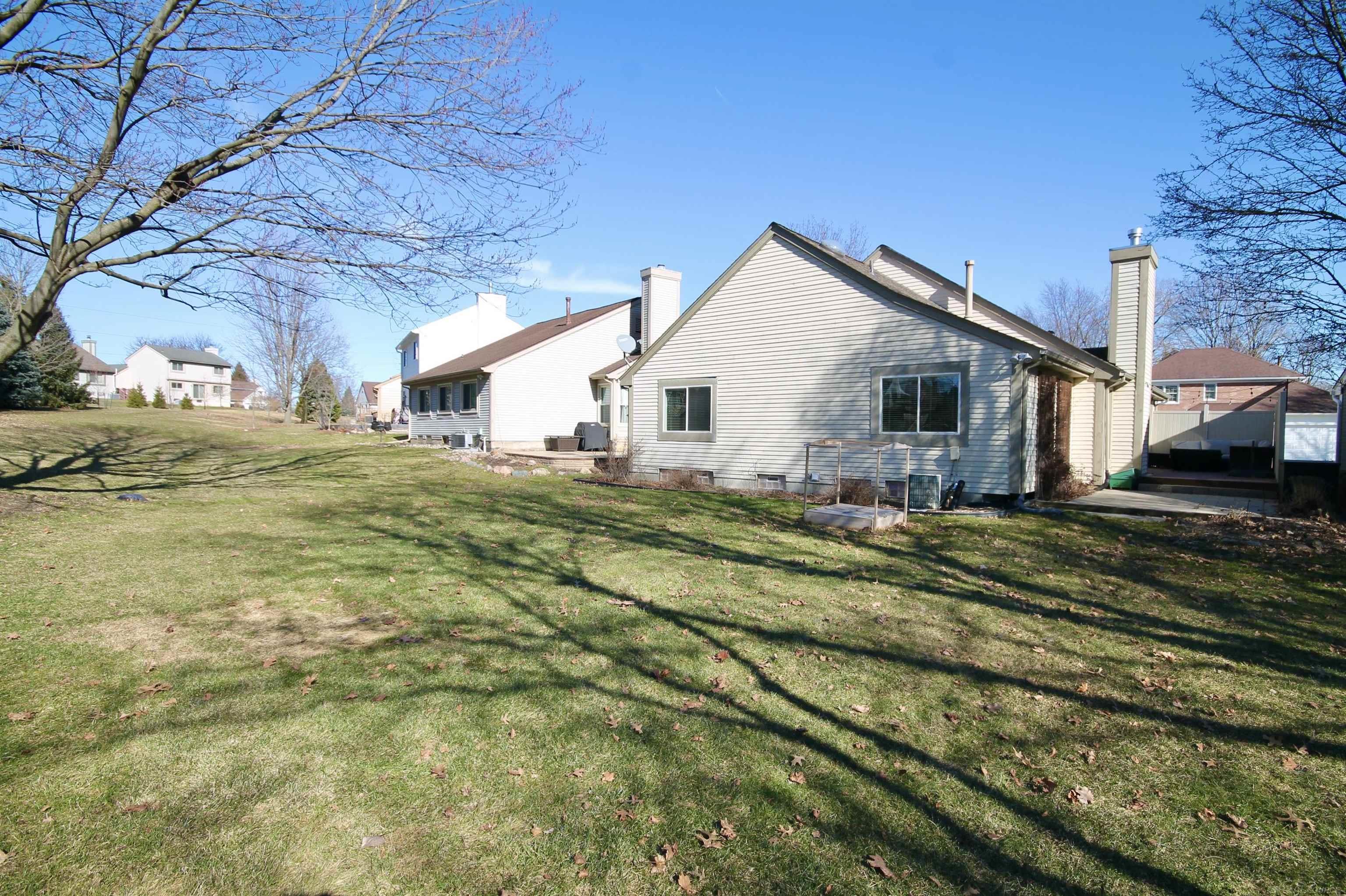 1596 Colony Drive Rochester, MI 48307 - Photo 42 of 45 50202406-2f194cf2-5db7-488b-a0a2-ed4be447ede7.JPG