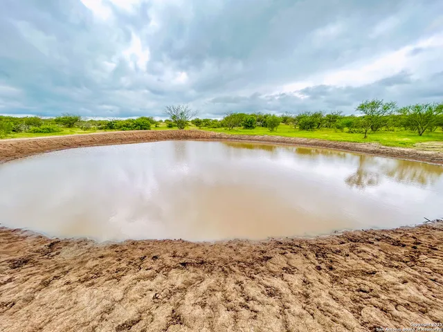 $635,500 | 1 Us-181, Kenedy, TX 78119