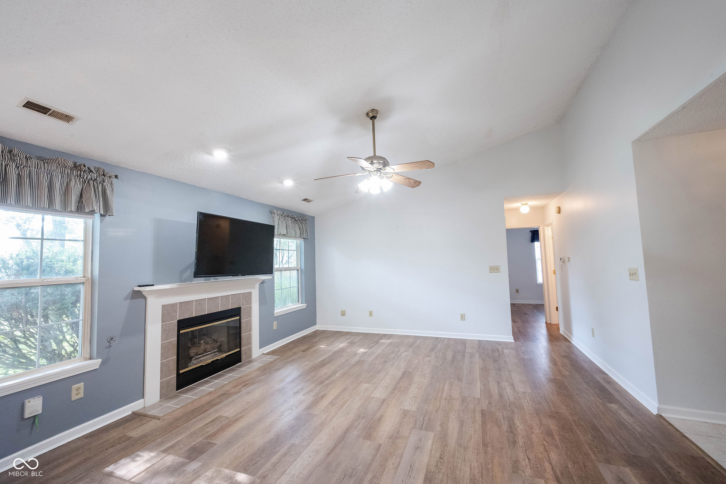 12853 Longleaf Lane Fishers, IN 46038 - Photo 7 of 35