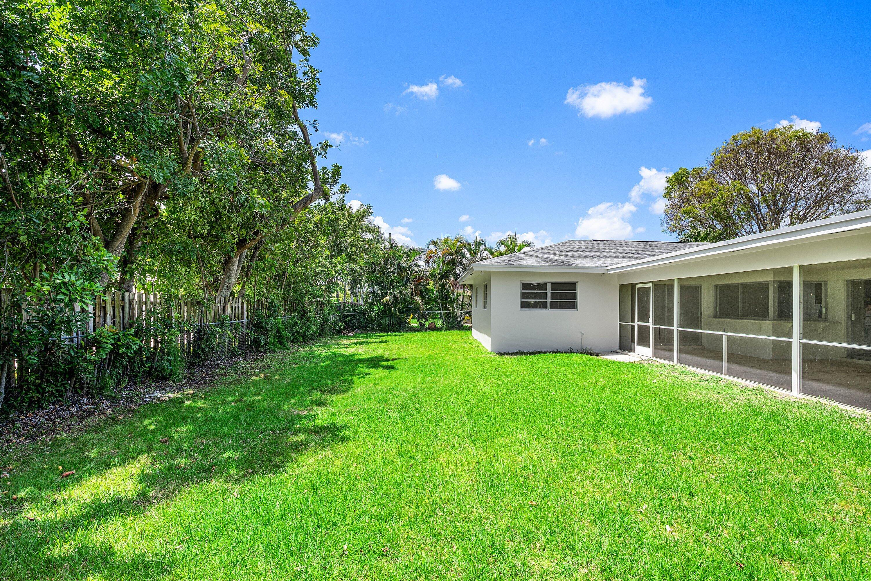 1000 Northwest 7th Street Boca Raton, FL 33486 - Photo 20 of 28 Backyard