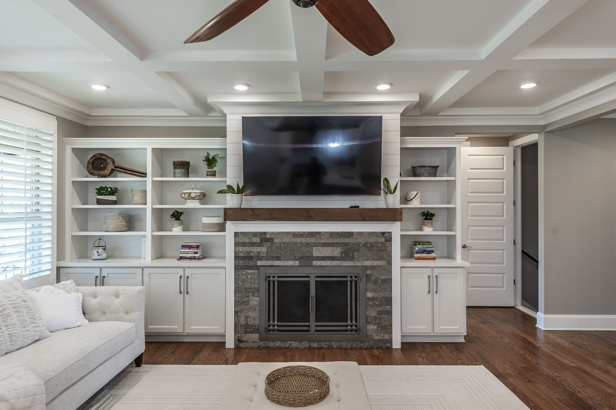 872 Douglas Bend Road Gallatin, TN 37066 - Photo 12 of 80 a living room with furniture and a flat screen tv