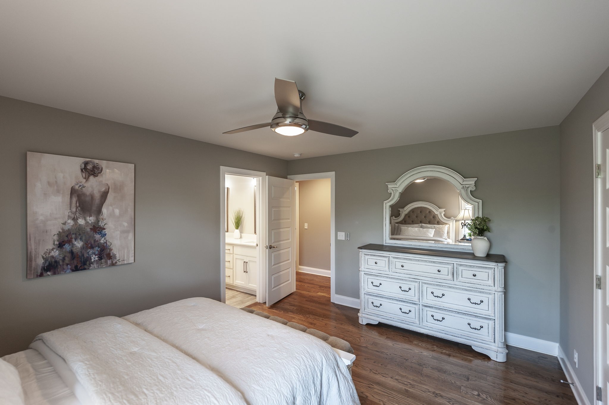 872 Douglas Bend Road Gallatin, TN 37066 - Photo 41 of 80 a bedroom with a bed and a dresser