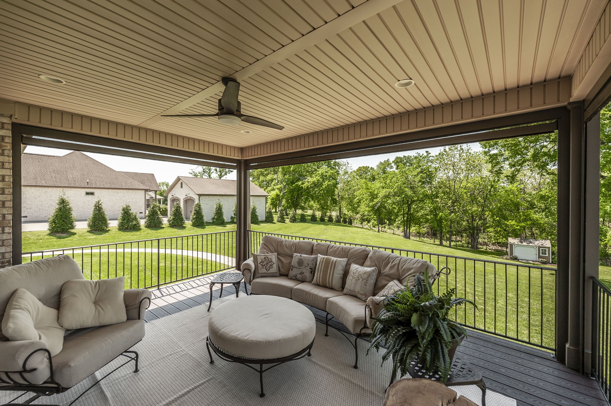 872 Douglas Bend Road Gallatin, TN 37066 - Photo 71 of 80 a balcony with furniture and a garden