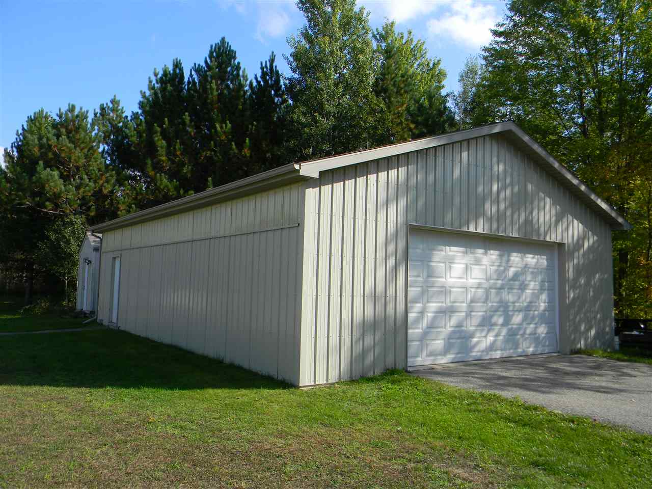 1463 Wiltse Road Lupton, MI 48635 - Photo 3 of 54 1835295-2.JPG