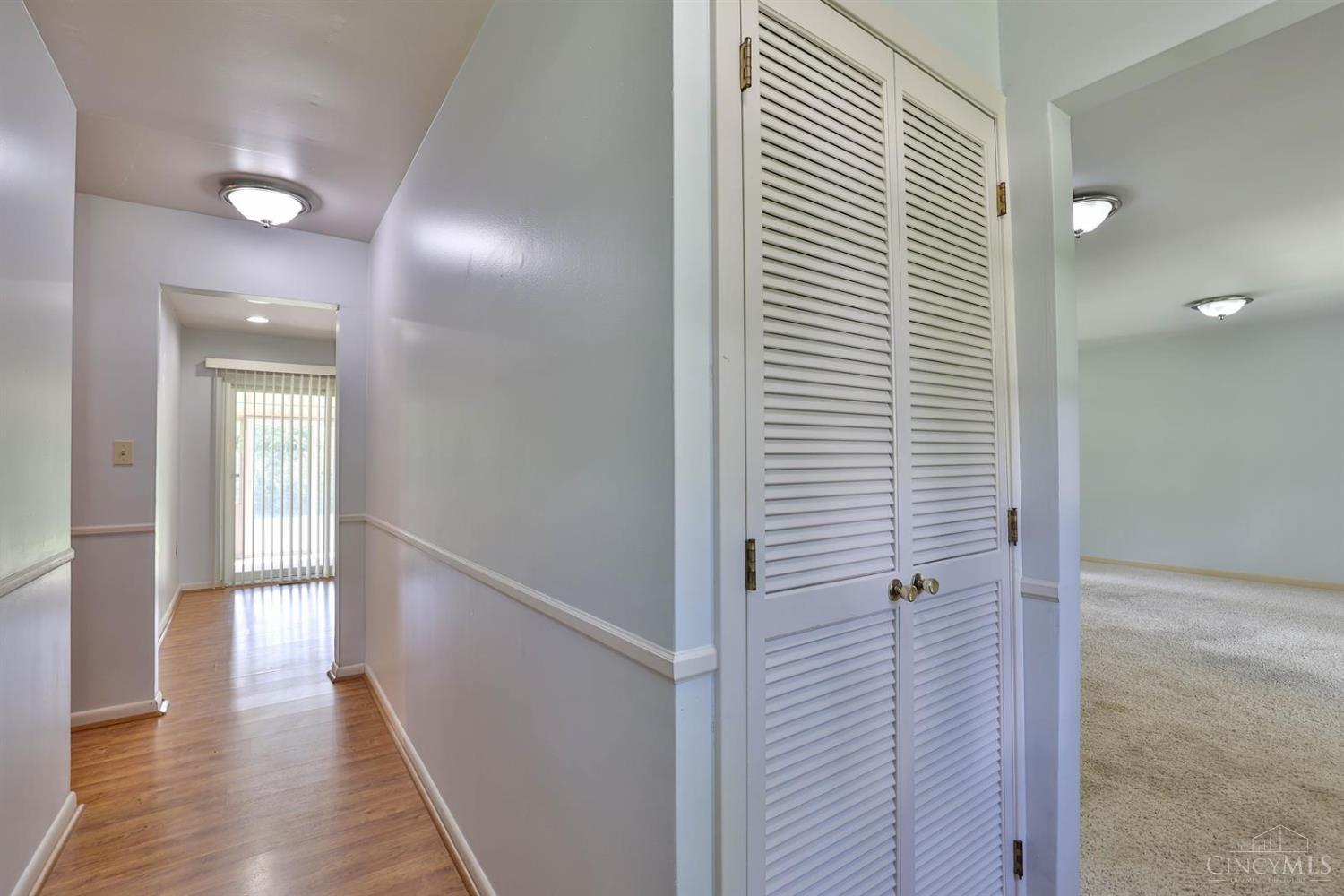 6035 Kyles Station Road Hamilton, OH 45011 - Photo 5 of 41 Gallery Image 5
