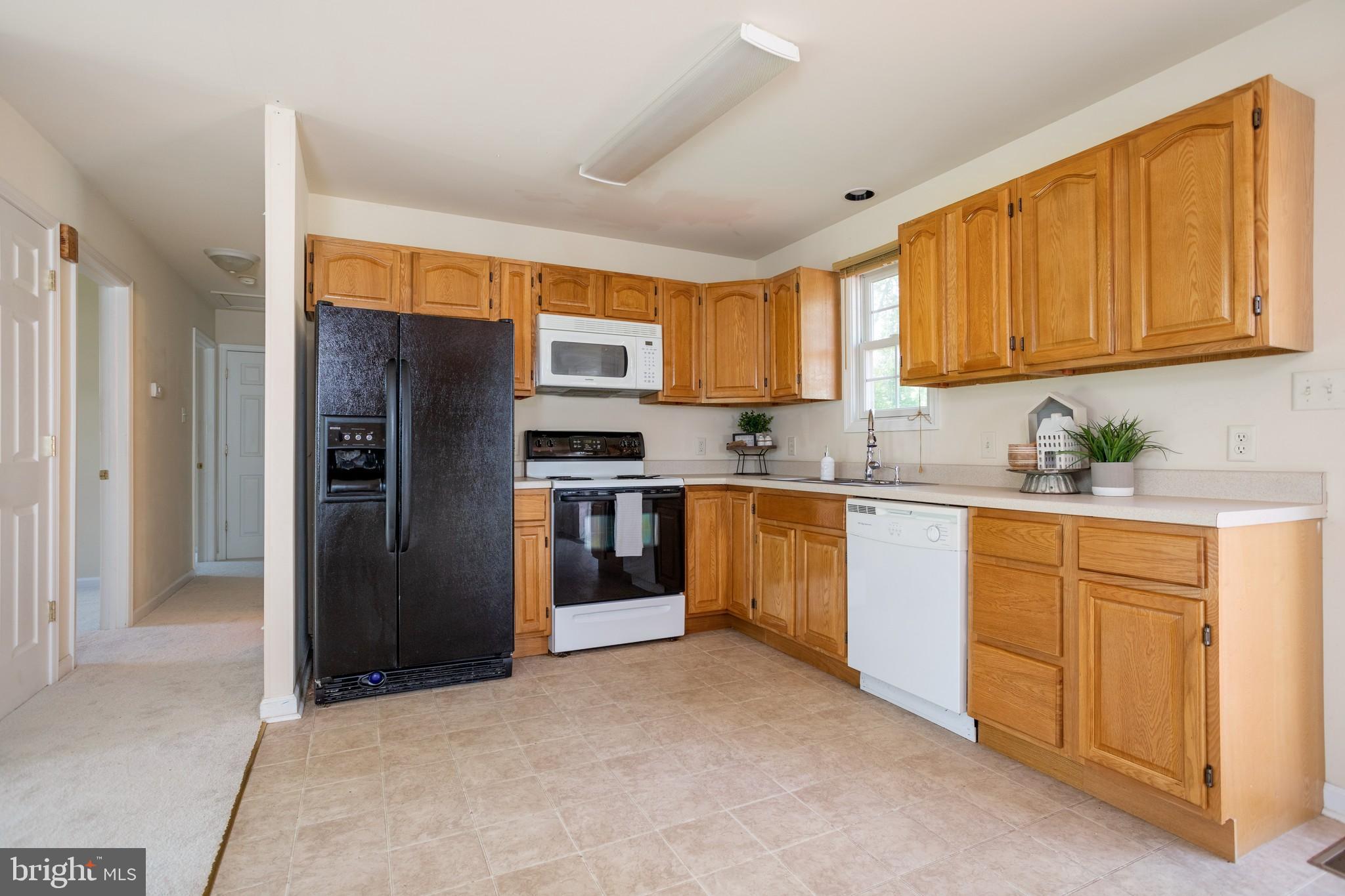 252 Sycamore Road Elkton, MD 21921 - Photo 4 of 17 Kitchen facing hall to bed & bathrooms