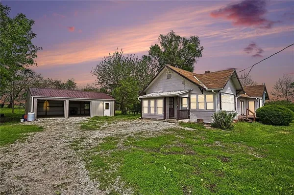 $345,000 | 2350 Northeast Breckenridge Road, Lathrop, MO 64465