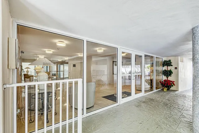 $649,000 | 630 Ocean Drive, Unit 407, Juno Beach, FL 33408