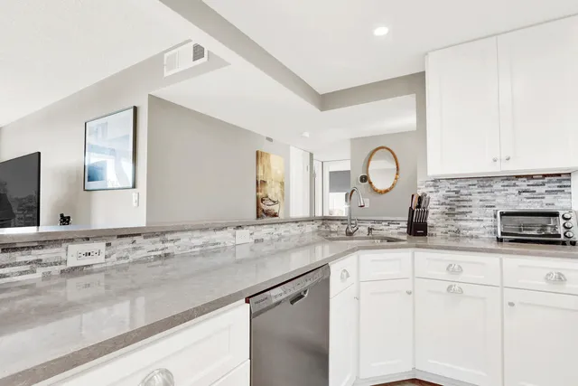 $649,000 | 630 Ocean Drive, Unit 407, Juno Beach, FL 33408