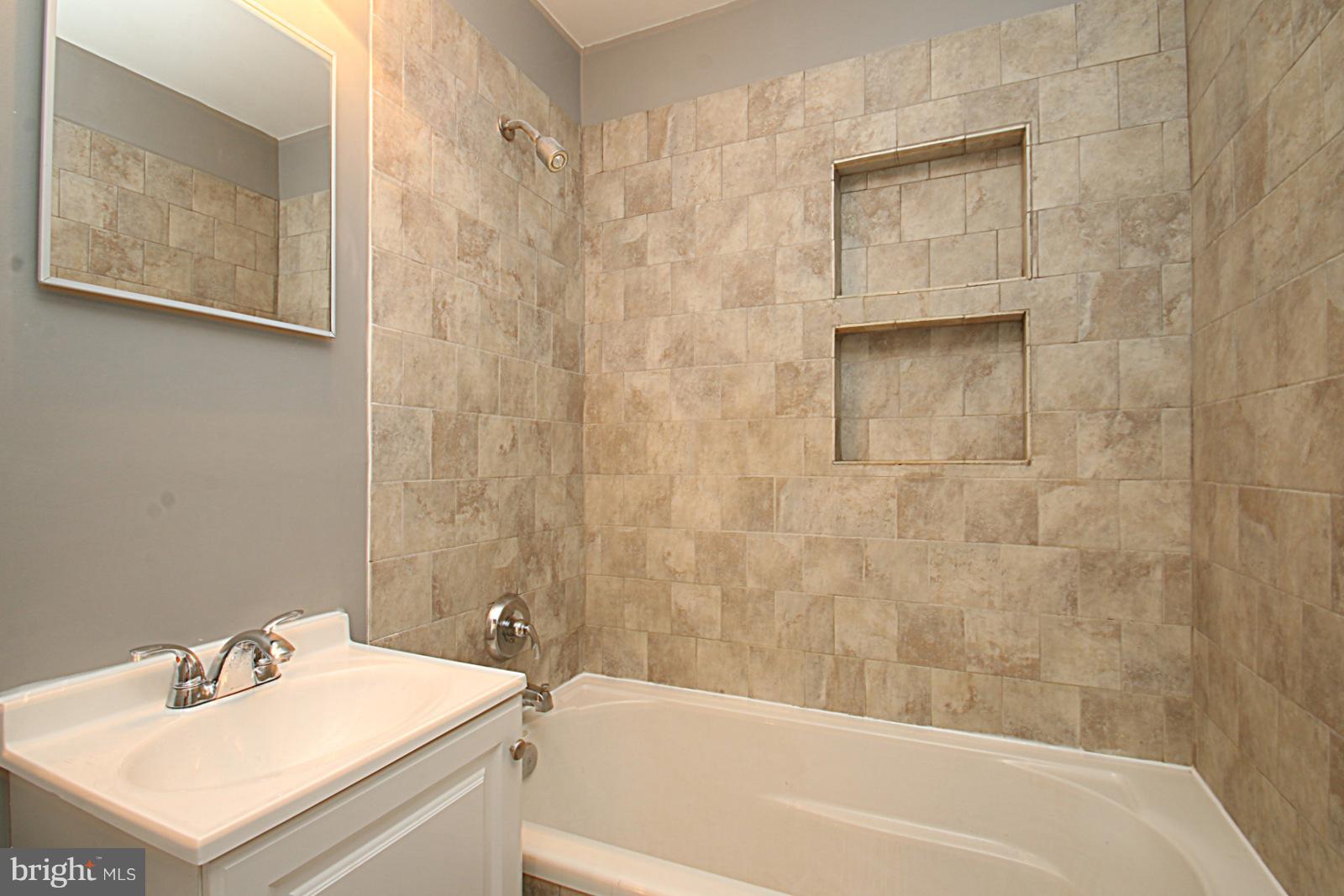 7406 Belclare Road Baltimore, MD 21222 - Photo 18 of 30 Bath