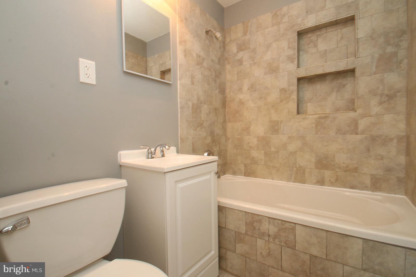 7406 Belclare Road Baltimore, MD 21222 - Photo 19 of 30 Bath