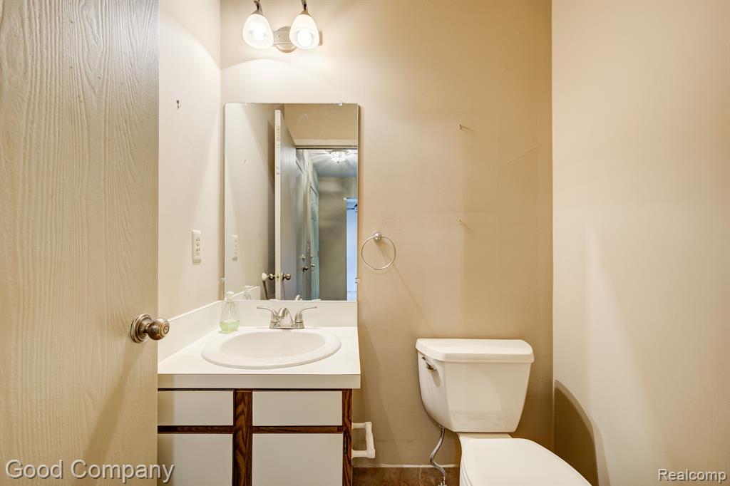 1010 Willow Grove Court Rochester Hills, MI 48307 - Photo 17 of 36