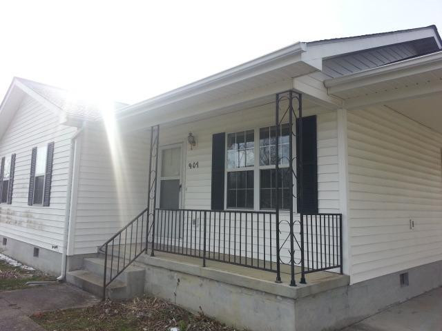 907 Rochester Avenue Middlesboro, KY 40965 - Photo 2 of 13 Photo 2