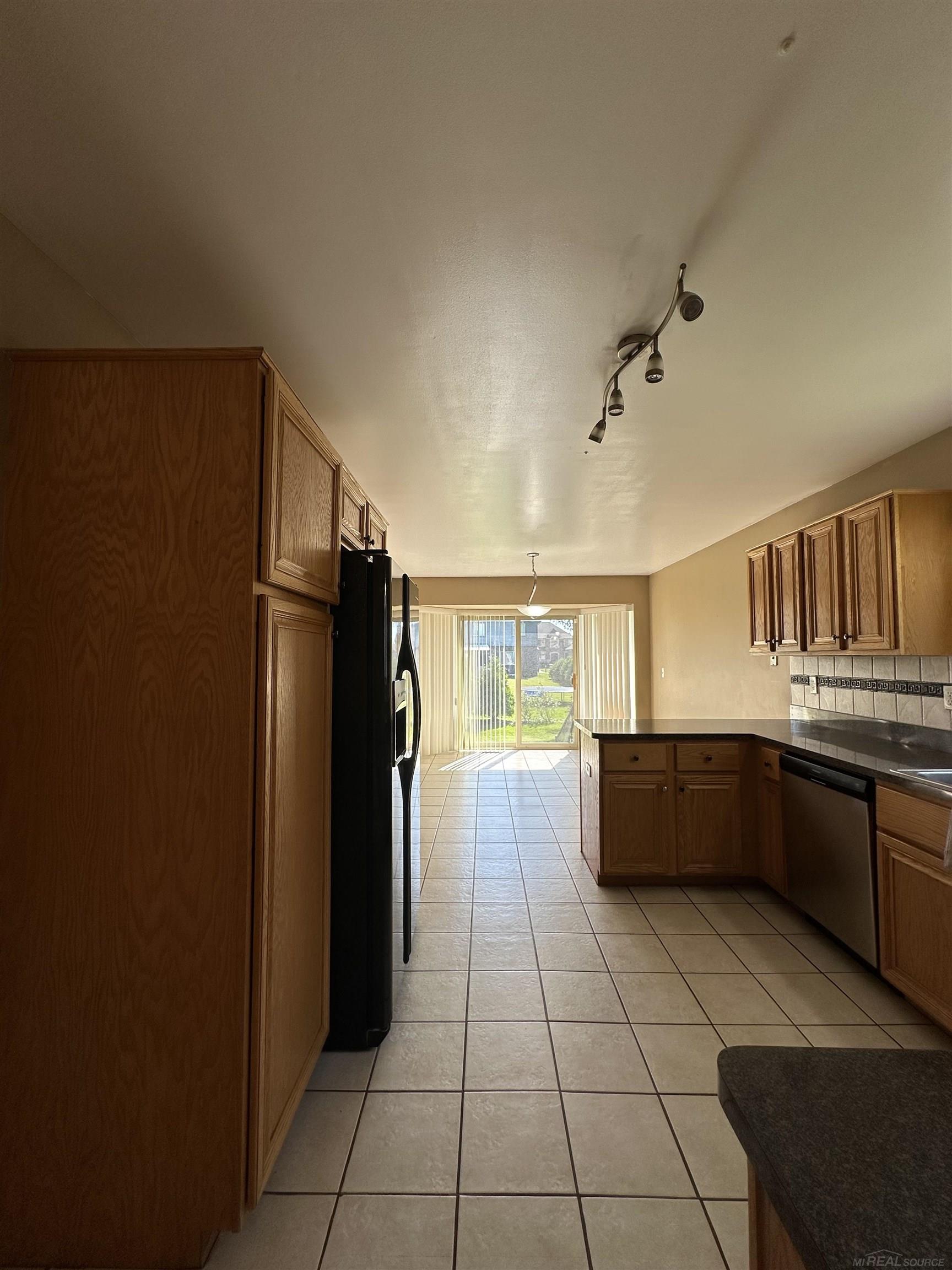 55374 Raspberry Drive Macomb, MI 48042 - Photo 11 of 27