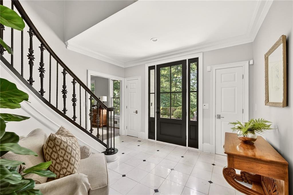 3650 Dumbarton Road Northwest Atlanta, GA 30327 - Photo 6 of 57