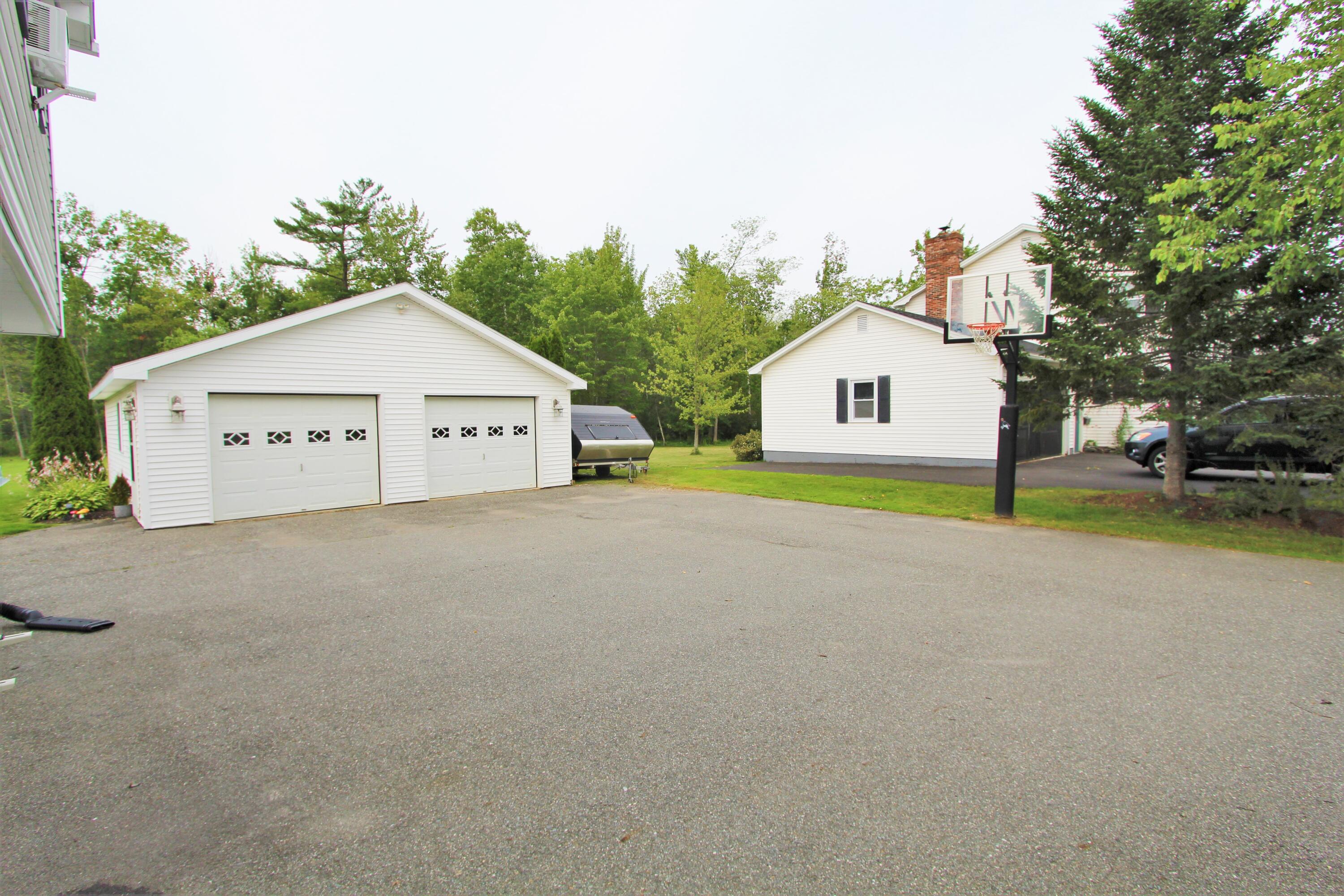 82 Canterbury Road Brewer, ME 04412 - Photo 9 of 56 IMG_2453