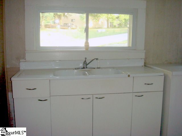 80 Robinson Road Taylors, SC 29687 - Photo 6 of 9 Gallery Image 6