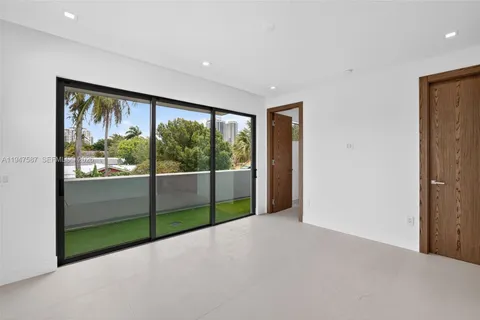 $2,499,000 | 604 Southwest 7th Street, Fort Lauderdale, FL 33315