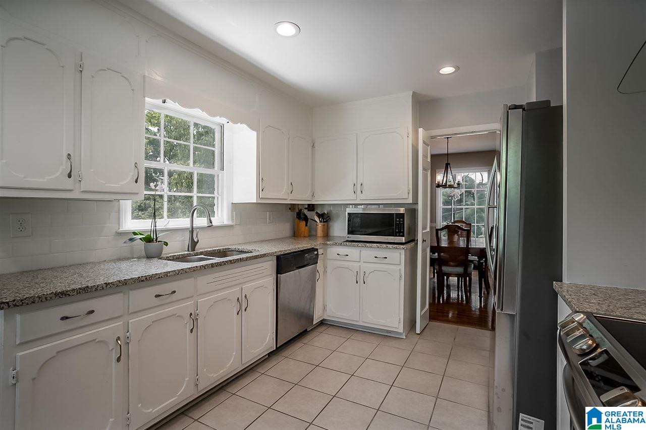 3553 Laurel View Lane Birmingham, AL 35243 - Photo 5 of 30