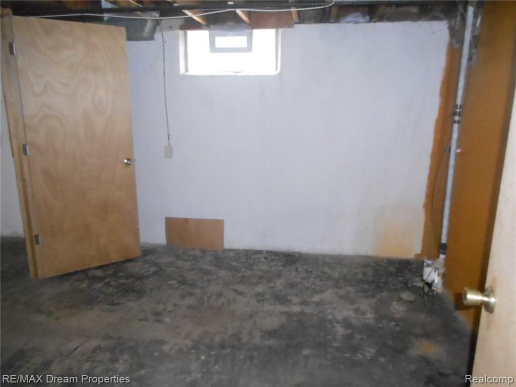 2958 Greenfield Road Berkley, MI 48072 - Photo 28 of 33 DSCN6212.JPG