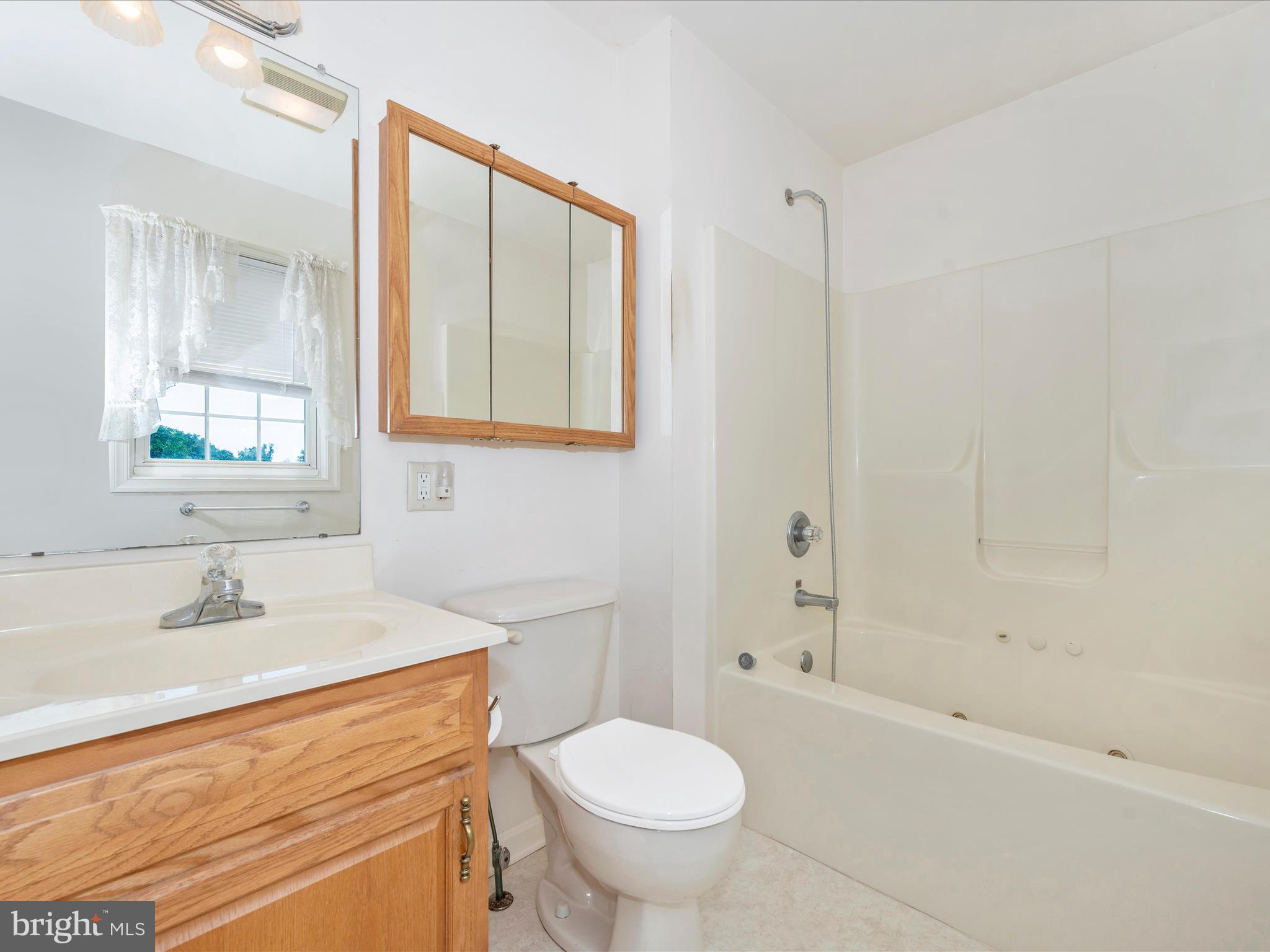 13415 Rhodes Court Clear Spring, MD 21722 - Photo 24 of 57 Primary Bathroom
