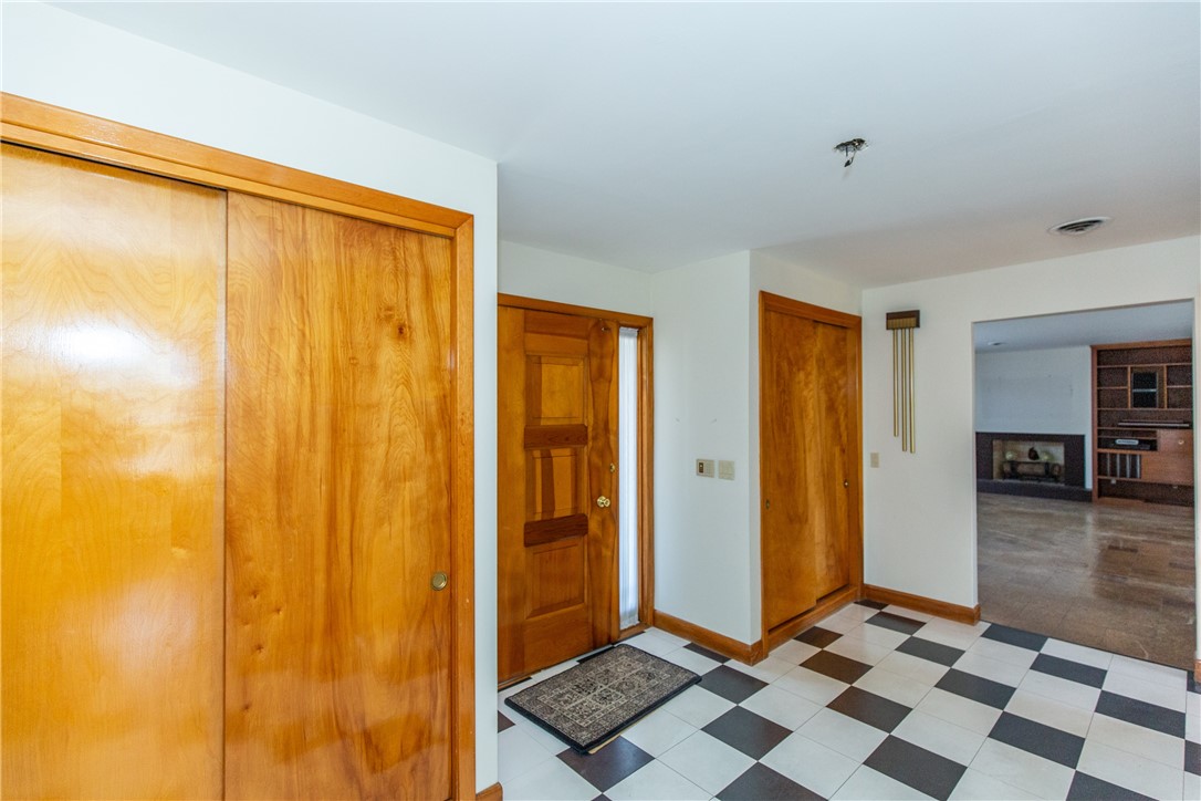 45 Amherst Road Cranston, RI 02920 - Photo 4 of 47 Spacious entry foyer with large closets