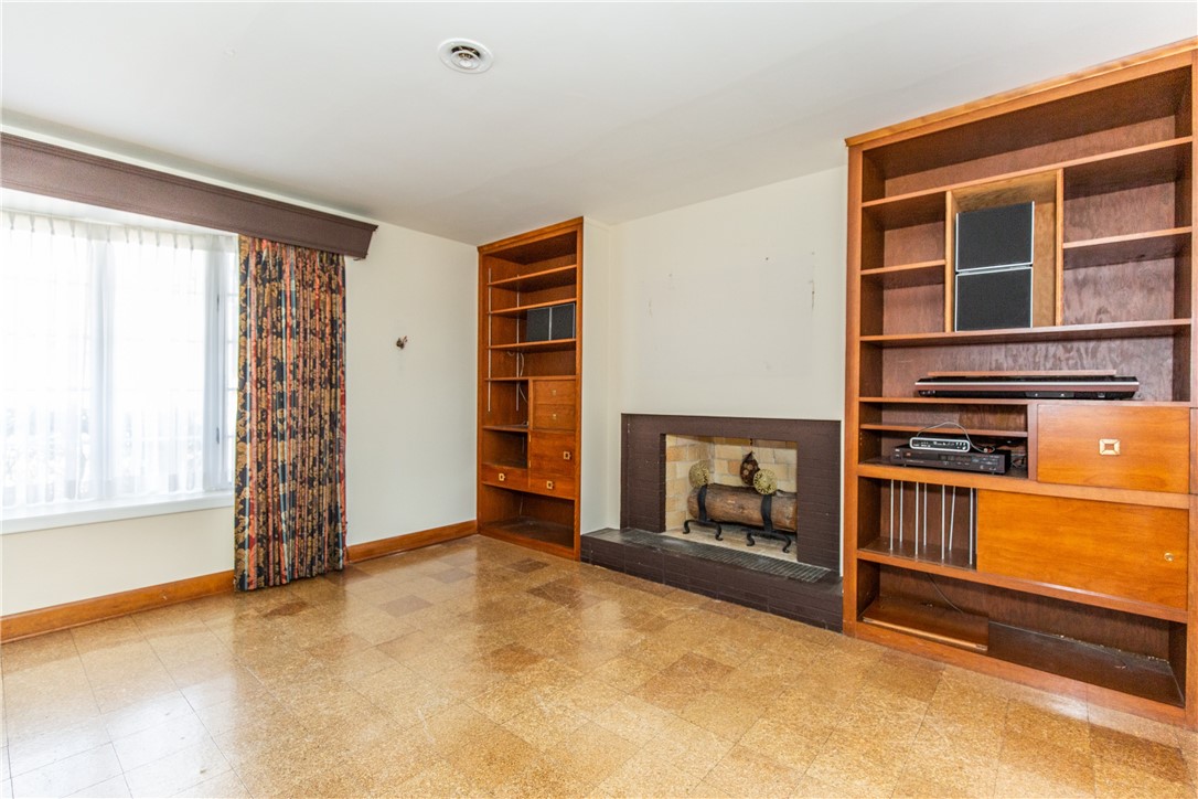 45 Amherst Road Cranston, RI 02920 - Photo 9 of 47 Living Room
